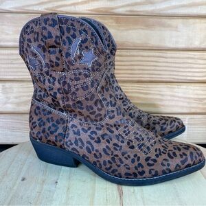 ZiGi NY "She's an Animal" moon & stars Leather Booties Ankle Boot Western 6.5 US